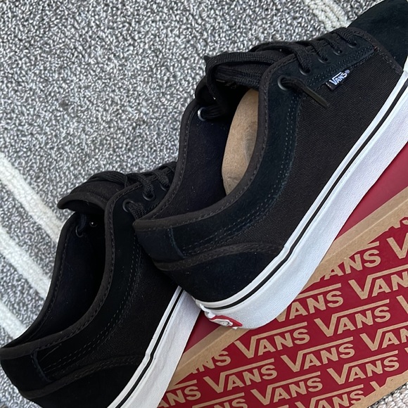 Vans Chukka Low Suede Black/True White WMNS - Picture 15 of 16